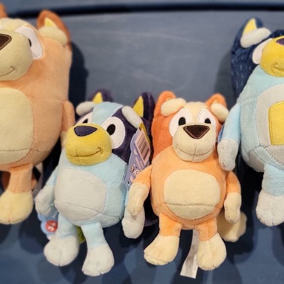 Bluey Family Plushes.....2 Bluey  2 Bingo.  Two 7" & Two 9"  All with Tags. - Picture 9 of 9